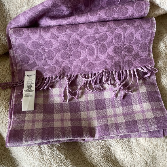 Coach purple 100% wool scarf, two patterns, one size in great condition. - Picture 1 of 9